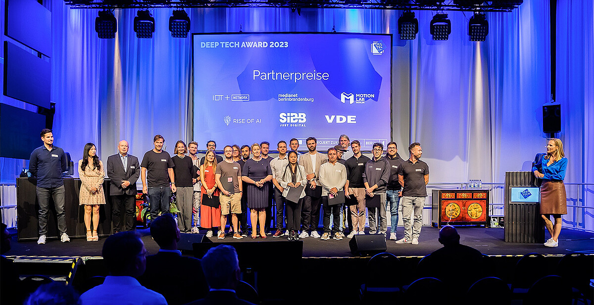 The winning teams of the 2023 Deep Tech Awards on stage