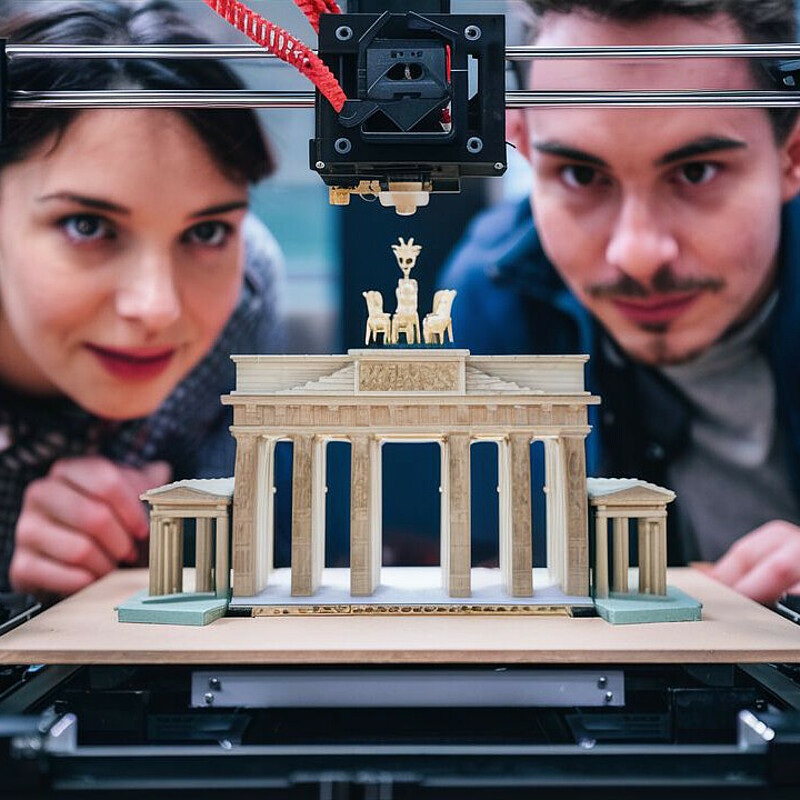 The Brandenburg Gate in a 3D printer
